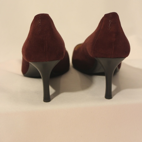 Pointed Toe Pumps in maroon - Picture 5 of 8